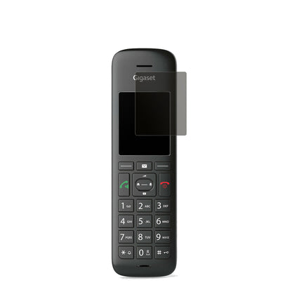 GigasetCE 575 HX mit aufgebrachtem dipos Displayschutz, der seitliche Einblicke blockiert