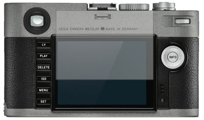 LeicaM-E (Typ) 240 mit aufgebrachter dipos Displayschutzfolie, die lästige Fingerabdrücke minimiert