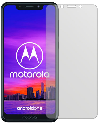 MotorolaOne mit aufgebrachter dipos Displayschutzfolie, die lästige Fingerabdrücke minimiert