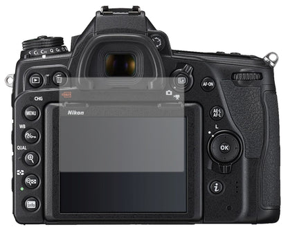 NikonD780 mit aufgebrachter dipos Displayschutzfolie, die lästige Fingerabdrücke minimiert