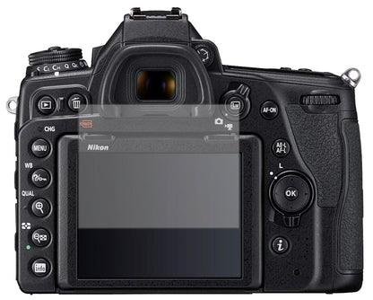 NikonDSLR D780 mit aufgebrachter dipos Displayschutzfolie, die lästige Fingerabdrücke minimiert