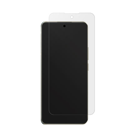Realme13 5G mit aufgebrachter dipos Displayschutzfolie, die lästige Fingerabdrücke minimiert