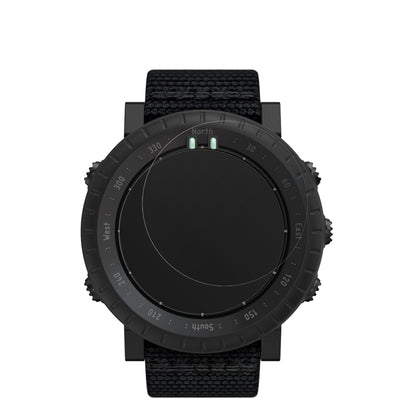 SuuntoCore Alpha mit aufgebrachter dipos Displayschutzfolie, die lästige Fingerabdrücke minimiert