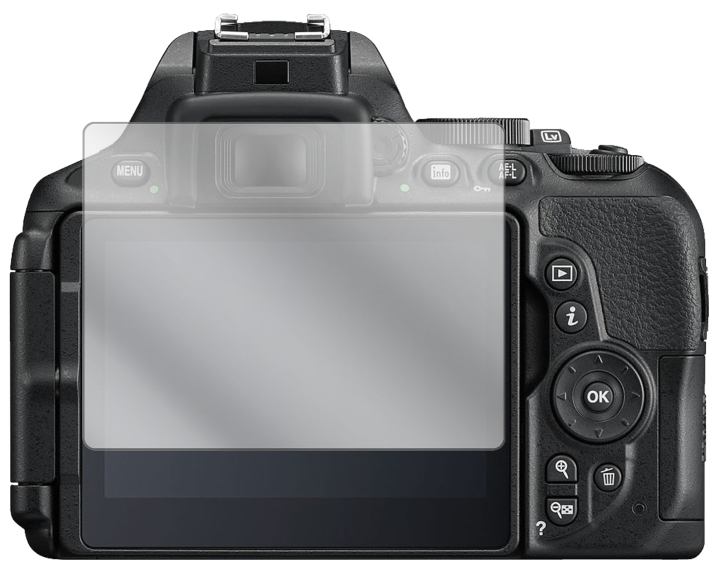 NikonD 5600 mit aufgebrachter dipos Displayschutzfolie, glasklare Darstellung ohne Einschränkungen