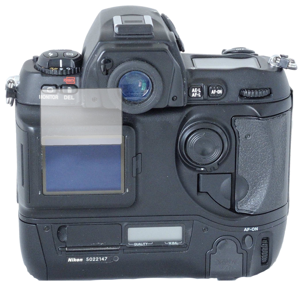 NikonD1 mit aufgebrachter dipos Displayschutzfolie, glasklare Darstellung ohne Einschränkungen