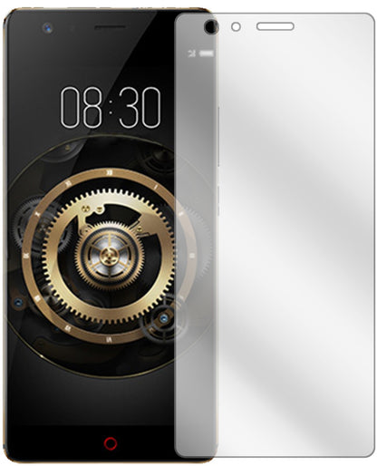 ZTENubia Z17 Lite mit aufgebrachter dipos Displayschutzfolie, glasklare Darstellung ohne Einschränkungen