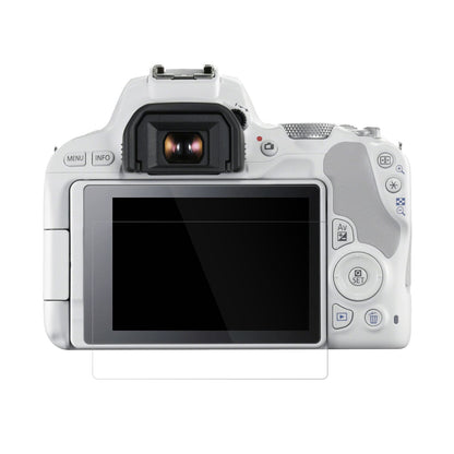 Canon200D mit aufgebrachter dipos Displayschutzfolie, glasklare Darstellung ohne Einschränkungen