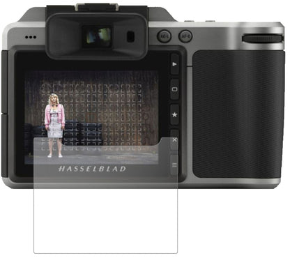 HasselbladX1D II 50C mit aufgebrachter dipos Panzerfolie, die lästige Fingerabdrücke minimiert