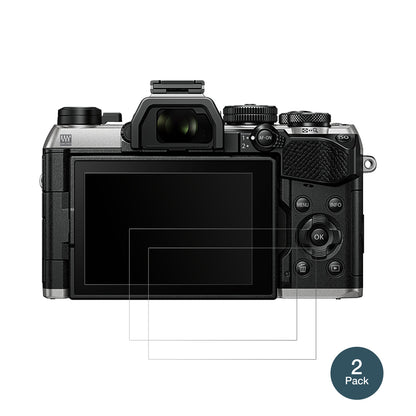 OlympusOM System OM-5 Mark II mit aufgebrachter dipos Panzerfolie, die lästige Fingerabdrücke minimiert