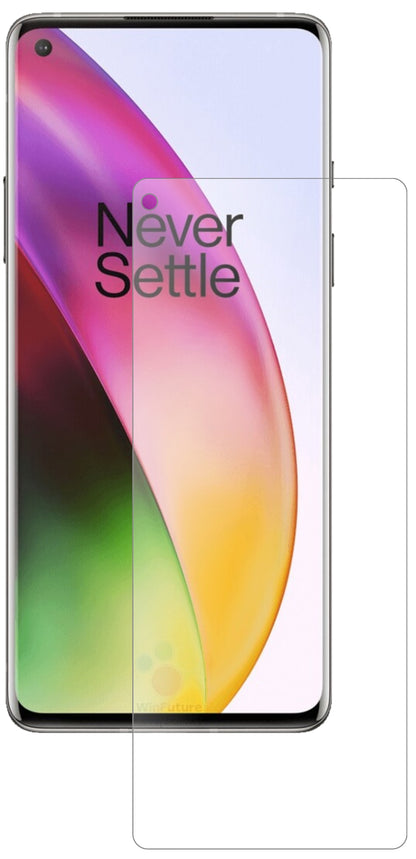 OnePlus8 mit aufgebrachter dipos Panzerfolie, die lästige Fingerabdrücke minimiert