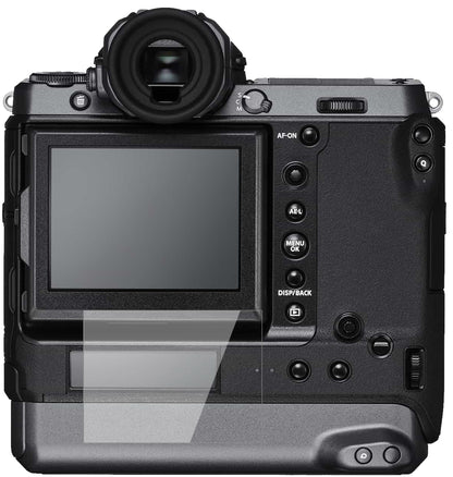 FujifilmGFX100 mit aufgebrachter dipos Flex Schutzfolie, glasklare Darstellung ohne Einschränkungen