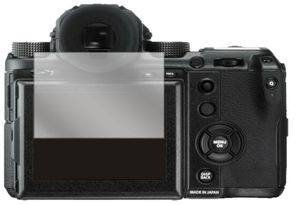 FujifilmGFX 50S II mit aufgebrachter dipos Displayschutzfolie, glasklare Darstellung ohne Einschränkungen