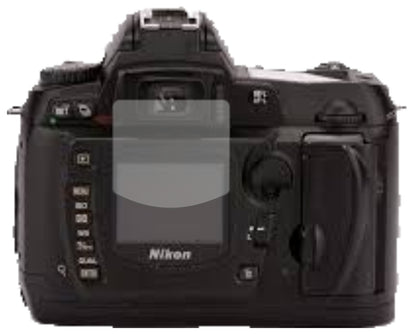 NikonD70s mit aufgebrachter dipos Displayschutzfolie, die lästige Fingerabdrücke minimiert