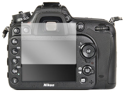 NikonD7100 mit aufgebrachter dipos Displayschutzfolie, glasklare Darstellung ohne Einschränkungen
