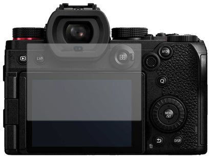PanasonicLumix DC-S5 mit aufgebrachter dipos Displayschutzfolie, die lästige Fingerabdrücke minimiert