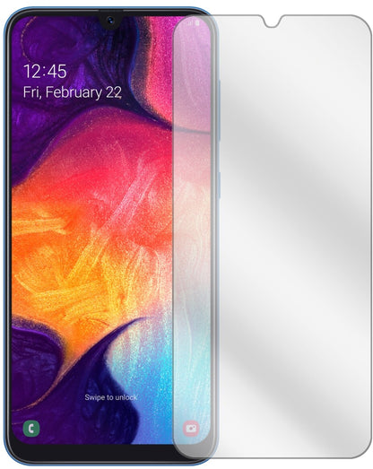 Klare Displayschutzfolie von dipos passend für Samsung Galaxy A50, präziser Zuschnitt und blasenfrei montiert