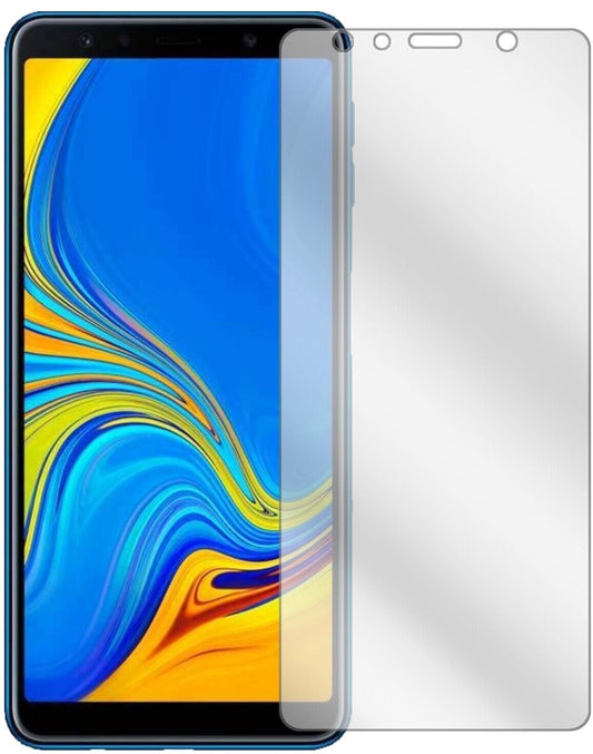 Klare Displayschutzfolie von dipos passend für Samsung J4 Core (2018), präziser Zuschnitt und blasenfrei montiert