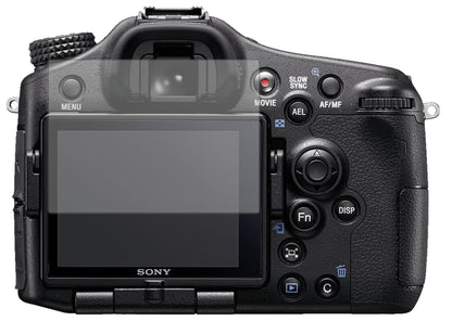 SonyAlpha 77 II mit aufgebrachter dipos Displayschutzfolie, die lästige Fingerabdrücke minimiert