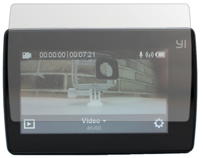 YI4K Plus mit aufgebrachter dipos Displayschutzfolie, die lästige Fingerabdrücke minimiert